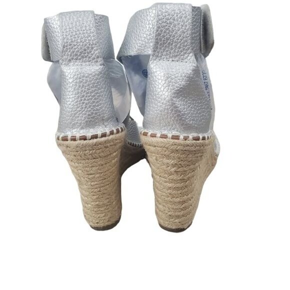 Charming Charlie Silver metallic wedge espadrilles Womens Size 9 - Picture 4 of 8